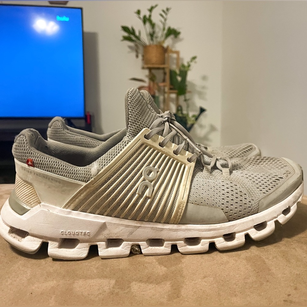 On Cloud Tennis Shoes- Size 9 Women